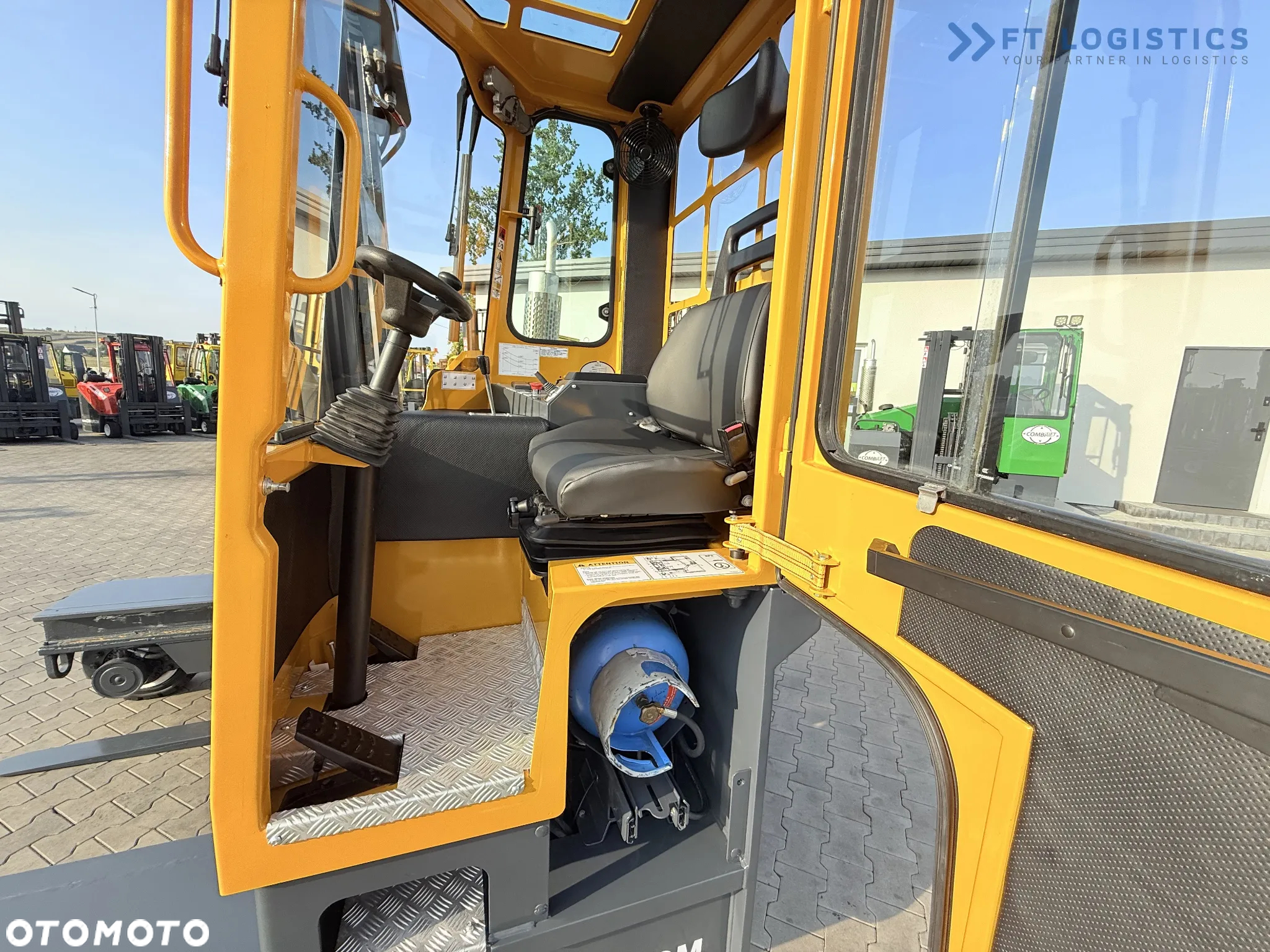 Combilift WÓZEK CZTEROKIERUNKOWY - WIELOKIERUNKOWY C4000 / GAS / DUPLEX 4500MM /JEDYNE 6604 MOTOGODZIN /  PRZESUW WIDEŁ / PEŁNA KABINA / STAN IDEALNY / Szeroka oferta wózków czterokierunkowych i bocznych, dopasowanych do różnorodnych potrzeb i zastosowań - 11