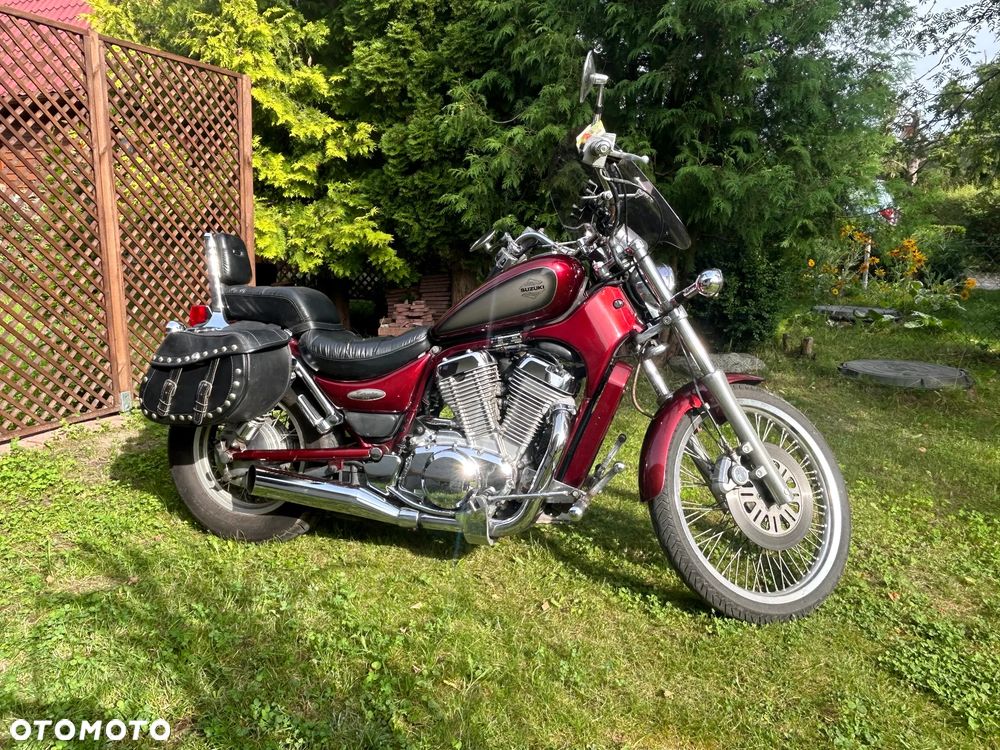 Suzuki Intruder - 1