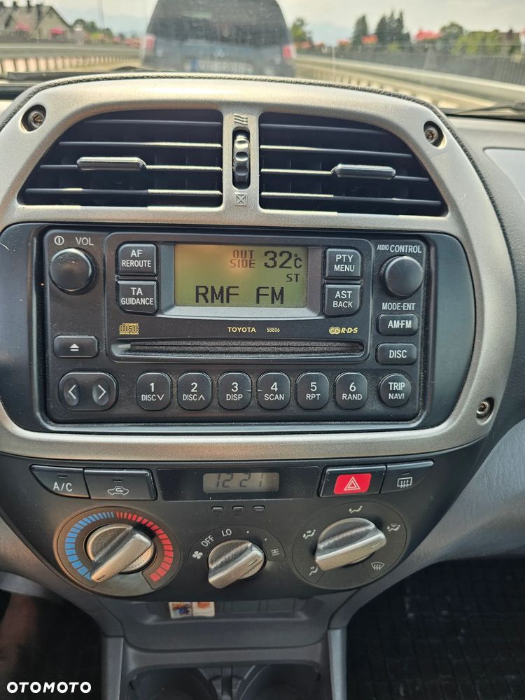 Toyota RAV4 2.0 D-4D Sol - 8