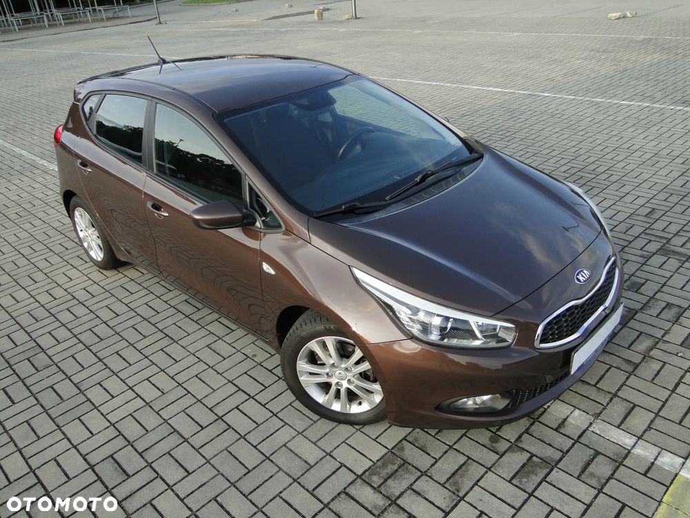 Kia Ceed - 13