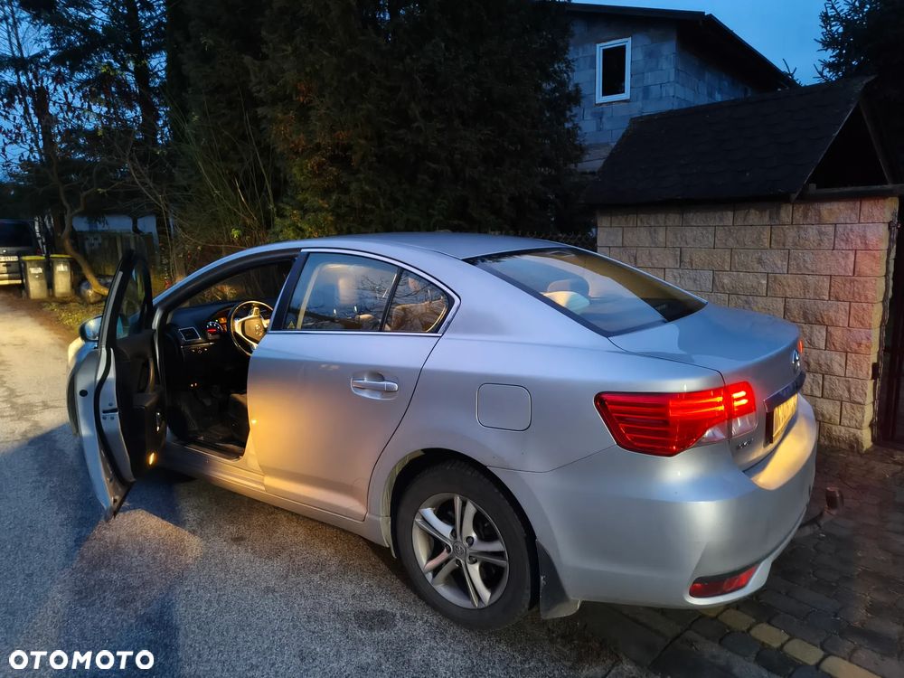 Toyota Avensis 2.0 D-4D - 1