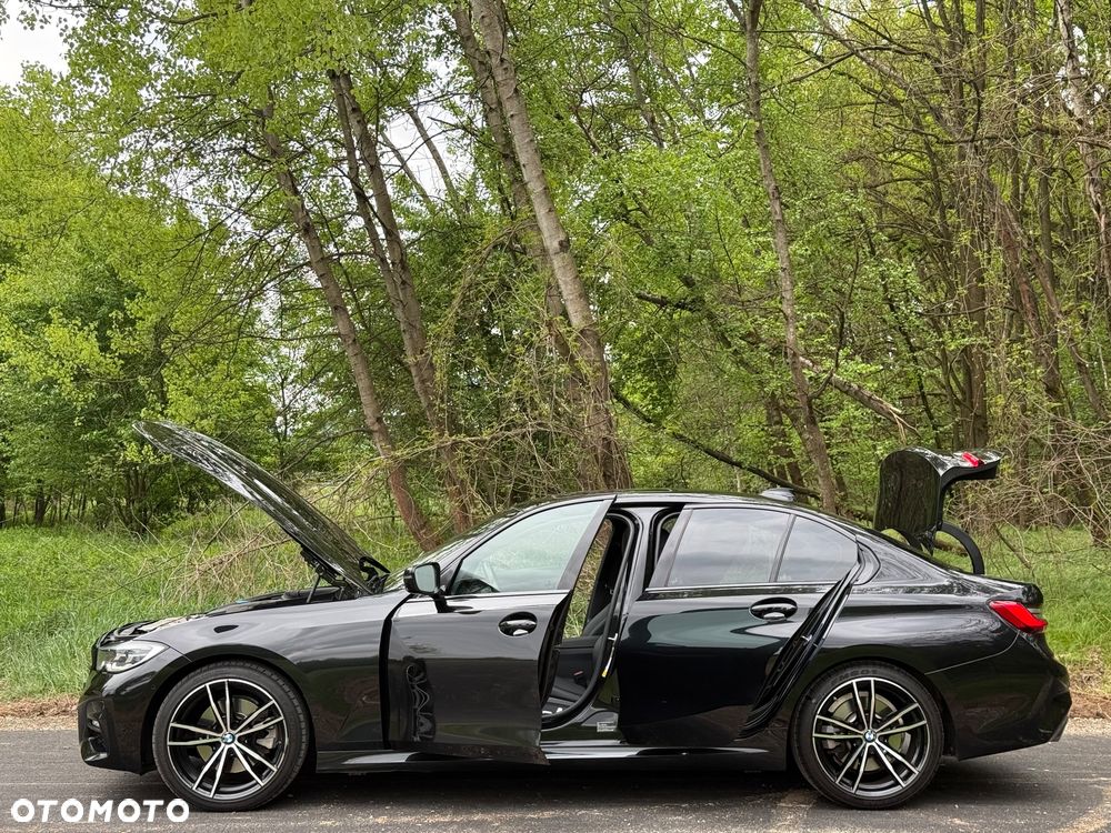 BMW Seria 3 330i M Sport - 16
