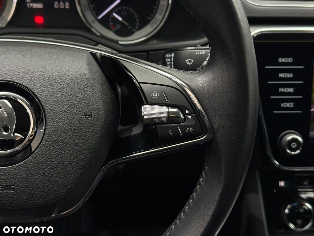 Skoda Superb 2.0 TDI SCR Style DSG - 24