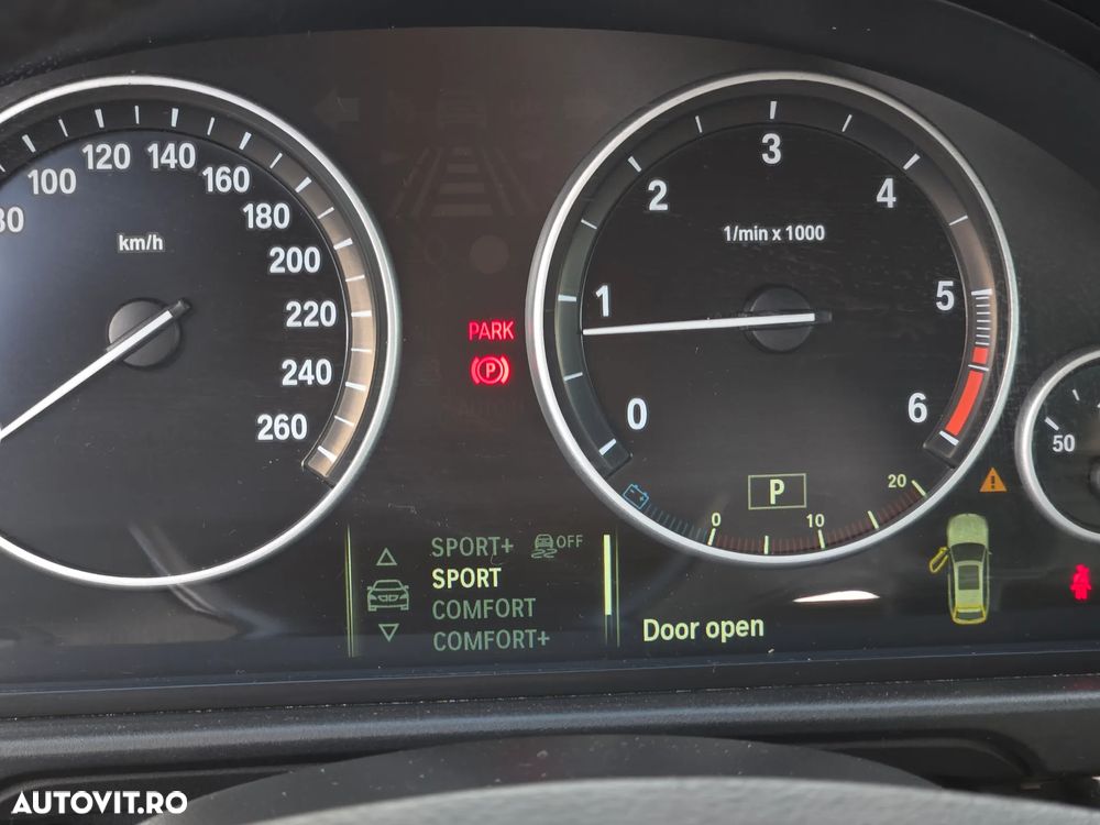 BMW Seria 5 520d Touring Aut. Luxury Line - 32