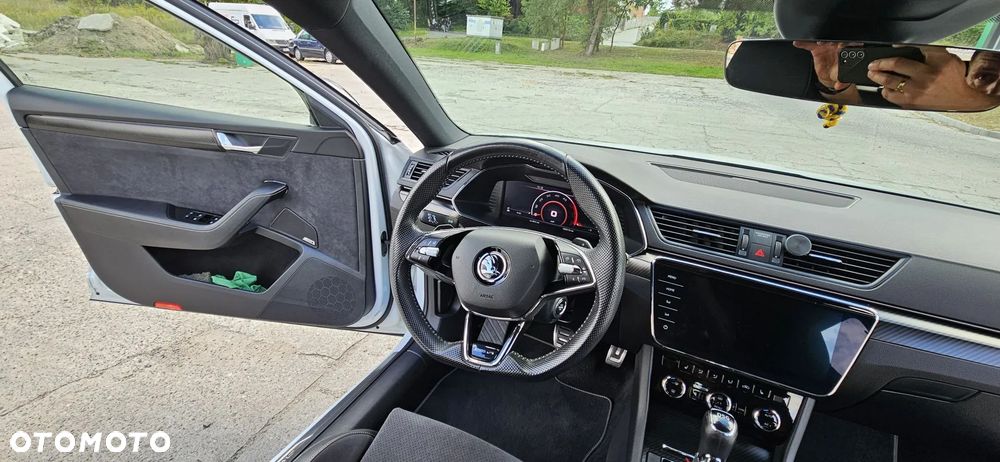 Skoda Superb 2.0 TDI DSG Sportline - 26