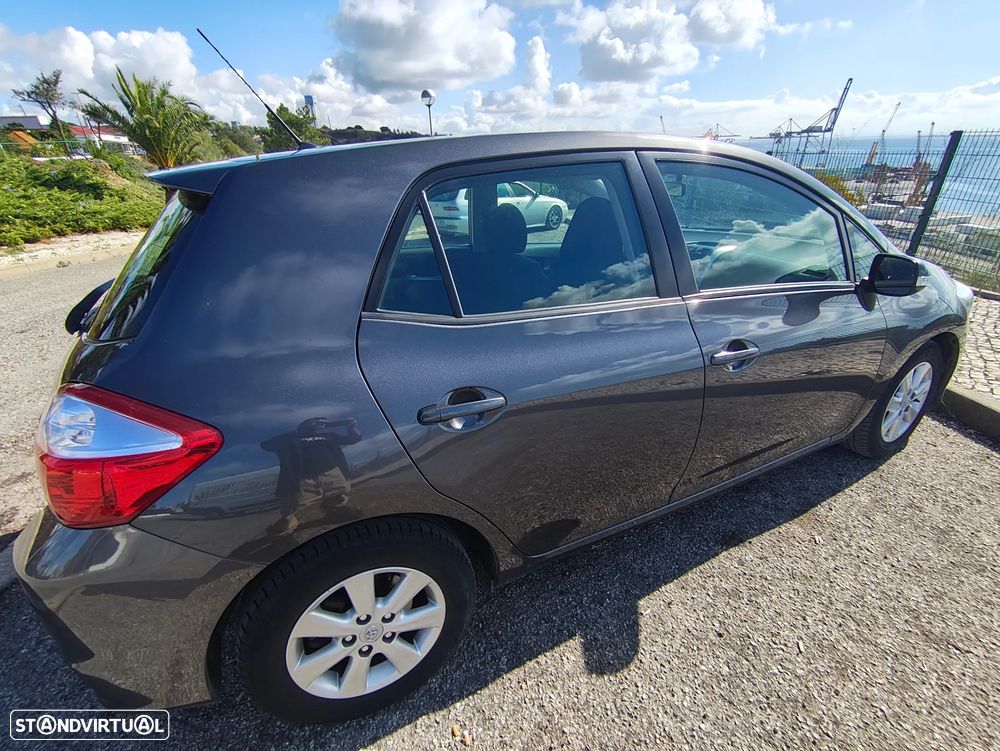 Toyota Auris 1.4 D-4D Com. +P.Style 110g - 6