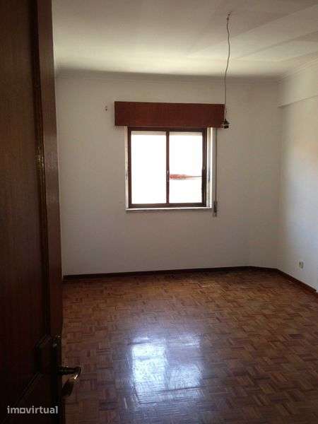 Apartamento T2 em Mem Martins - Grande imagem: 3/12