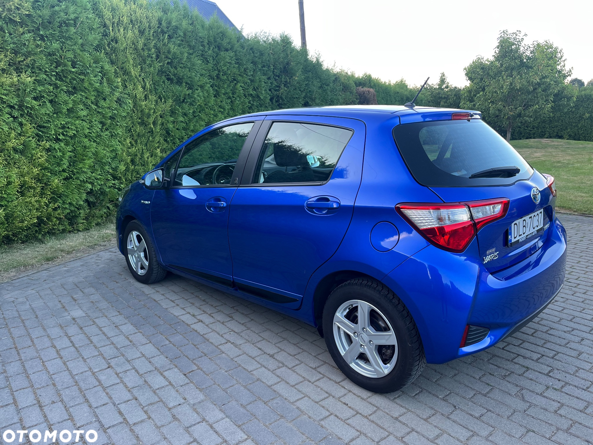 Toyota Yaris Hybrid 1.5 VVT-i Team Deutschland - 4