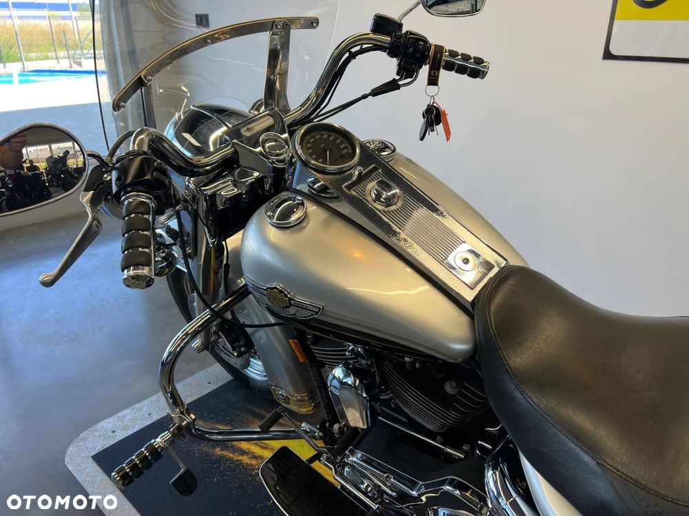 Harley-Davidson Touring Road King - 13