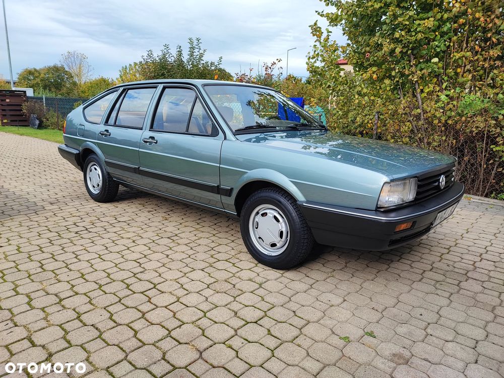 Volkswagen Passat 1.6 C - 8