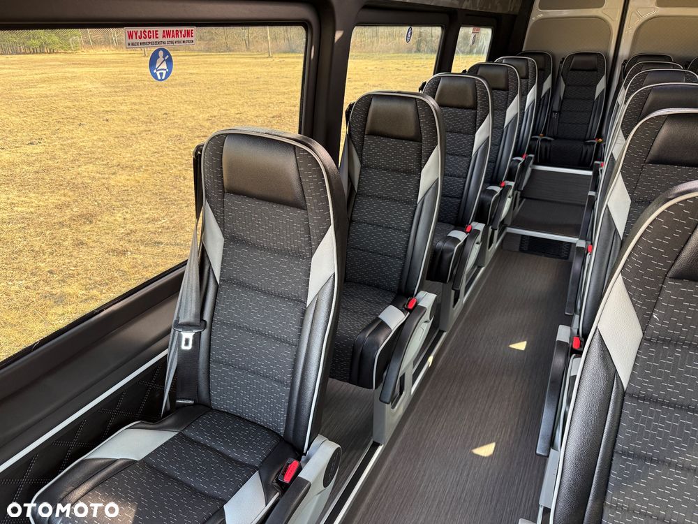 Mercedes-Benz Sprinter 517 - 21