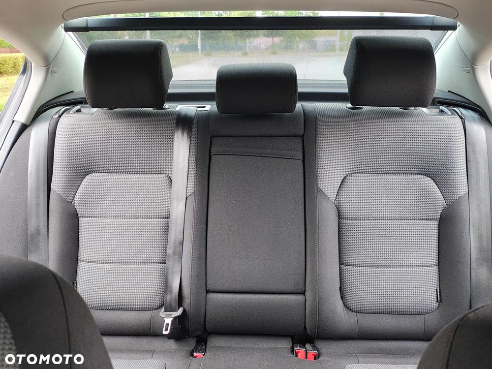 Volkswagen Passat 2.0 TDI Comfortline - 14
