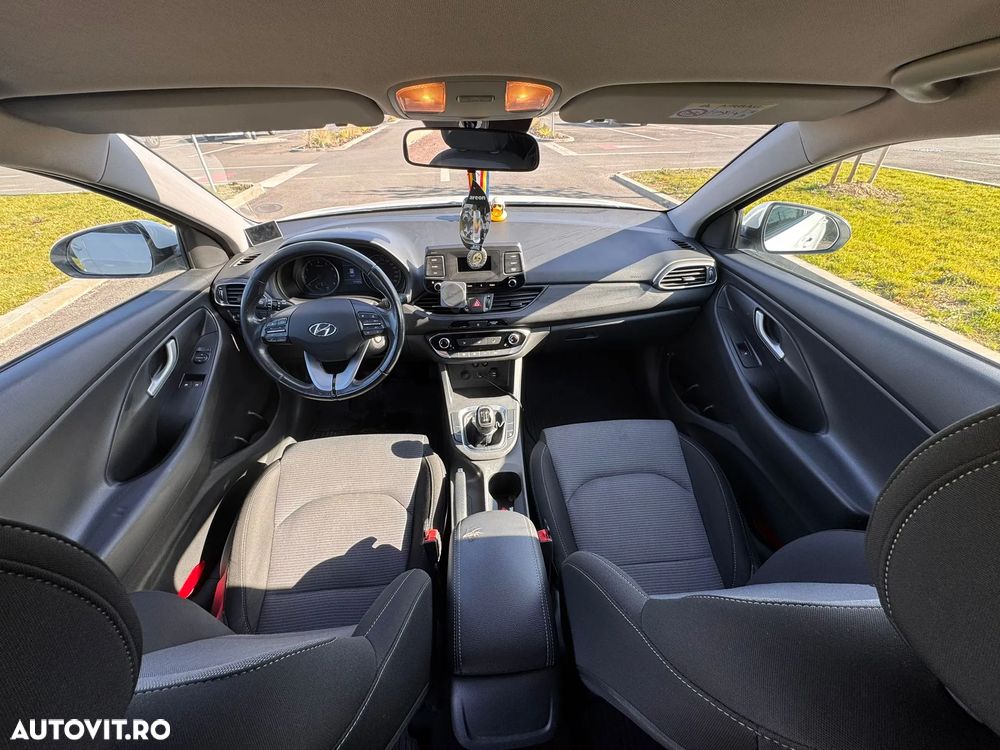 Hyundai i30 1.4 100CP 5DR M/T Classic+ - 7