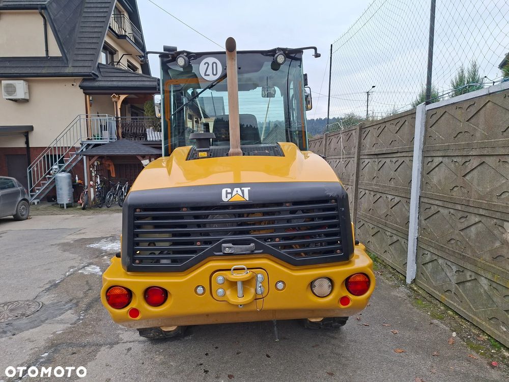 Caterpillar CAT 906 M - 6