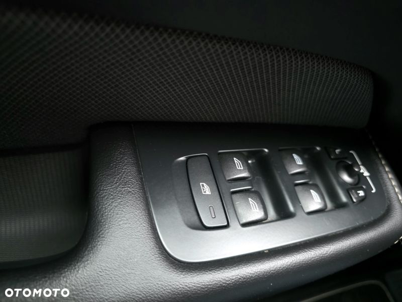 Volvo XC 60 B5 D AWD Geartronic RDesign - 28