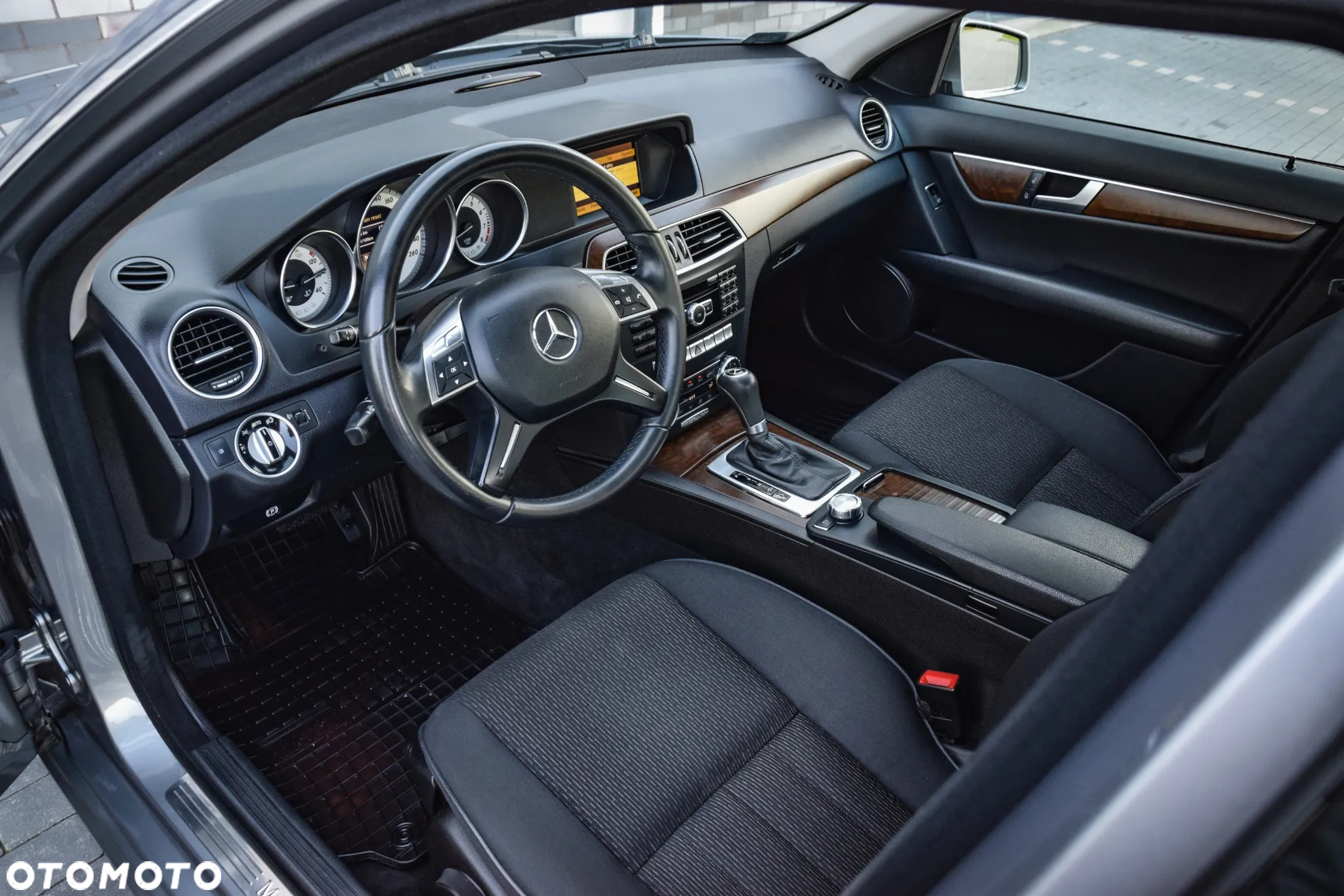 Mercedes-Benz Klasa C 200 (BlueEFFICIENCY) 7G-TRONIC Elegance - 18