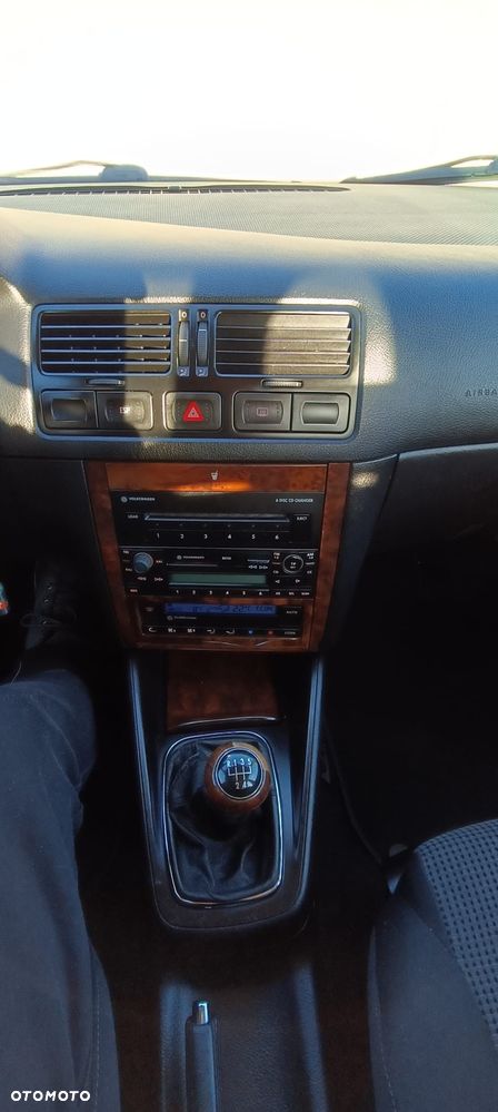 Volkswagen Bora 1.6 Comfortline - 24