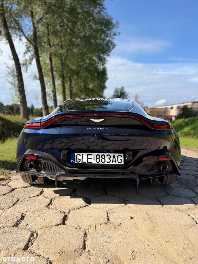 Aston Martin V8 Vantage Standard - 12