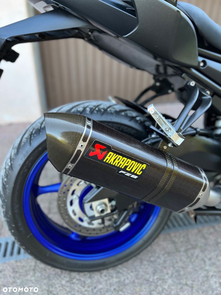 Yamaha FZ8 - 10
