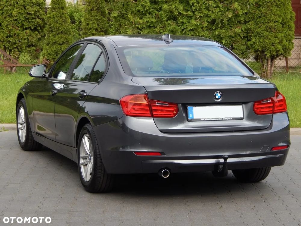 BMW Seria 3 320d Blue Performance Luxury Line - 4