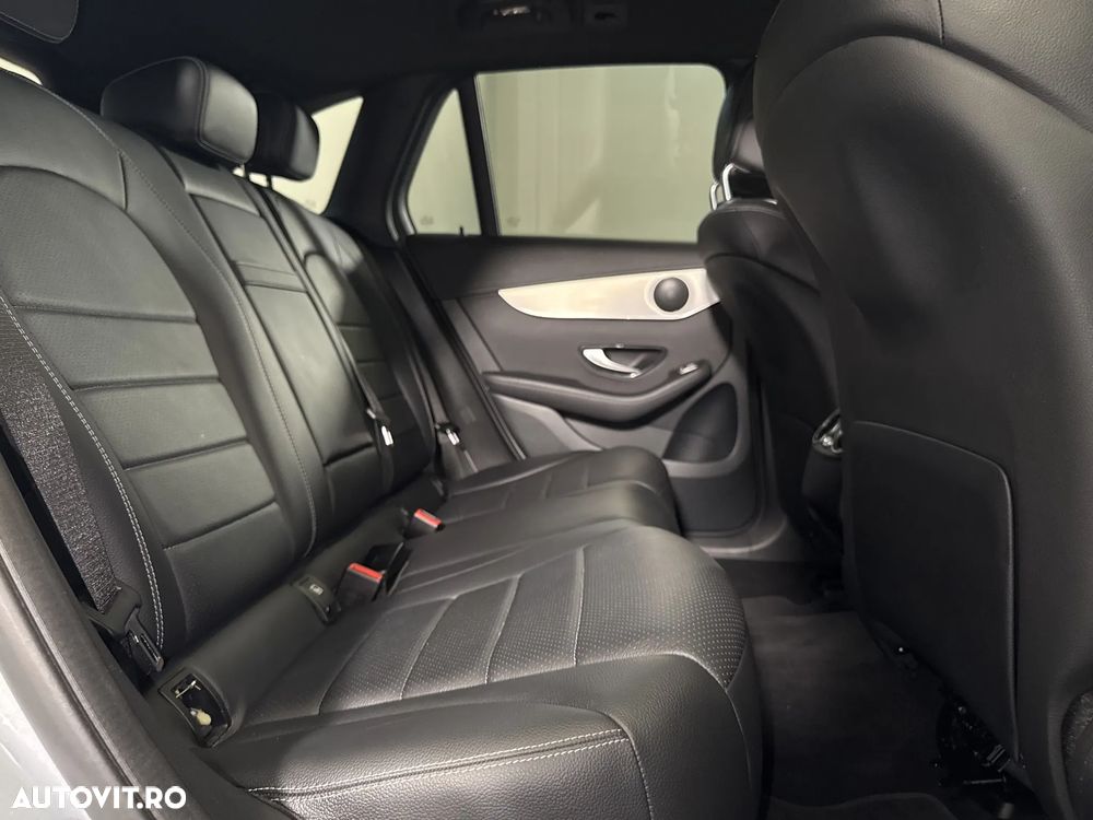 Mercedes-Benz GLC 300 e 4Matic 9G-TRONIC - 13