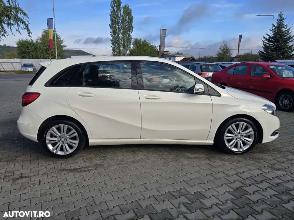 Mercedes-Benz B 180 d 7G-DCT - 5