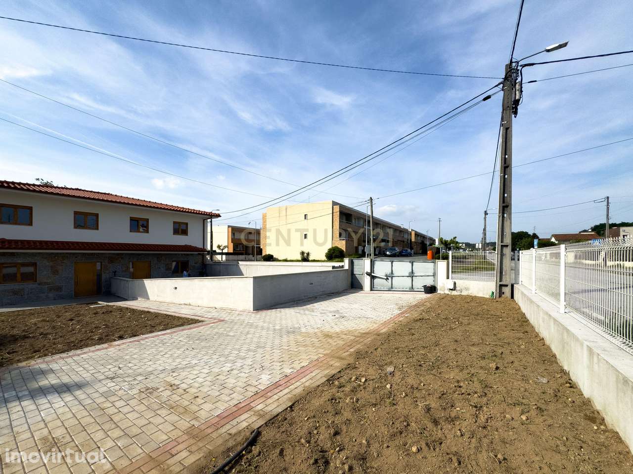 T1 com suíte para arrendamento, situado no rés-do-chão, no Lugar de Sa - Grande imagem: 5/17