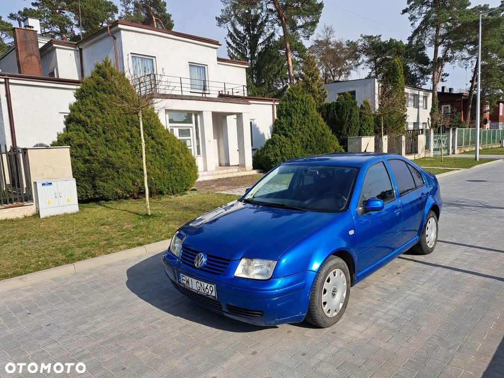 Volkswagen Bora Variant 2.0 Highline - 1