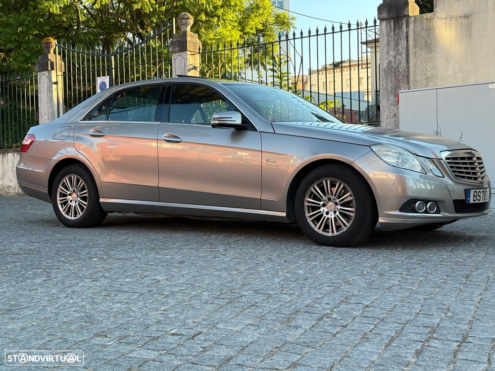 Mercedes-Benz E 220 CDI DPF BlueEFFICIENCY Auto Elegance - 4