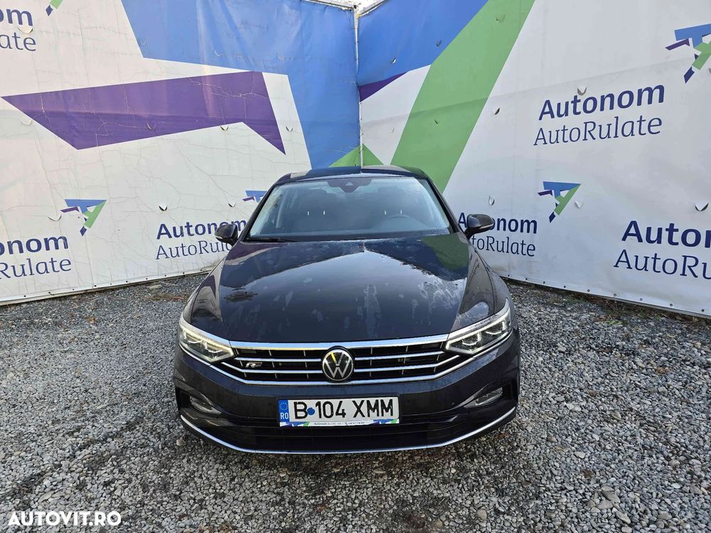 Volkswagen Passat - 1