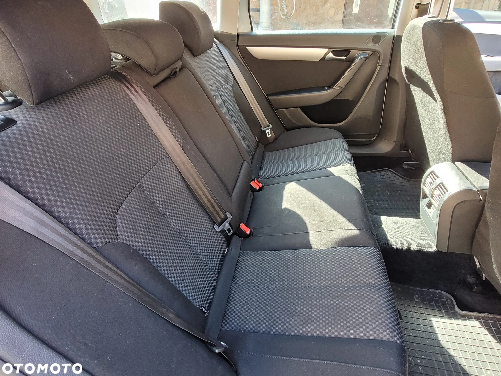 Volkswagen Passat 2.0 TDI Trendline - 12