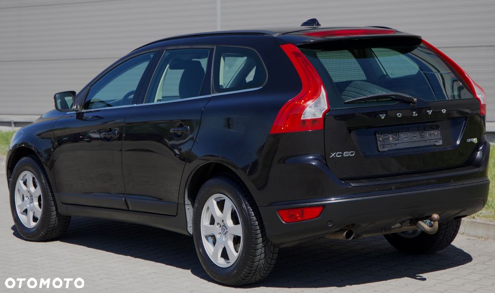 Volvo XC 60 D4 Momentum - 9