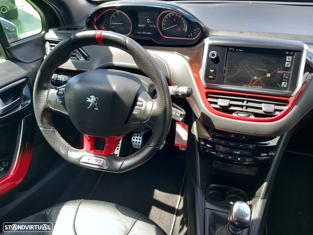 Peugeot 208 1.6 THP GTi - 12