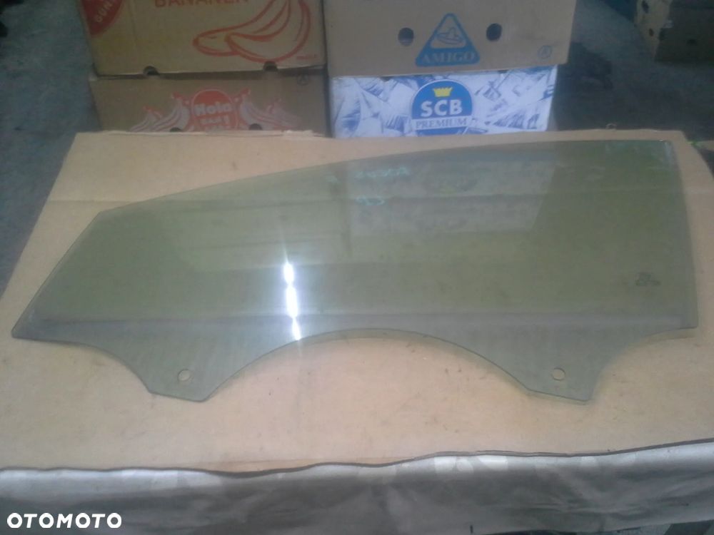 Ford Fokus MK3 5D HB szyba drzwi lewy przód 2011r.