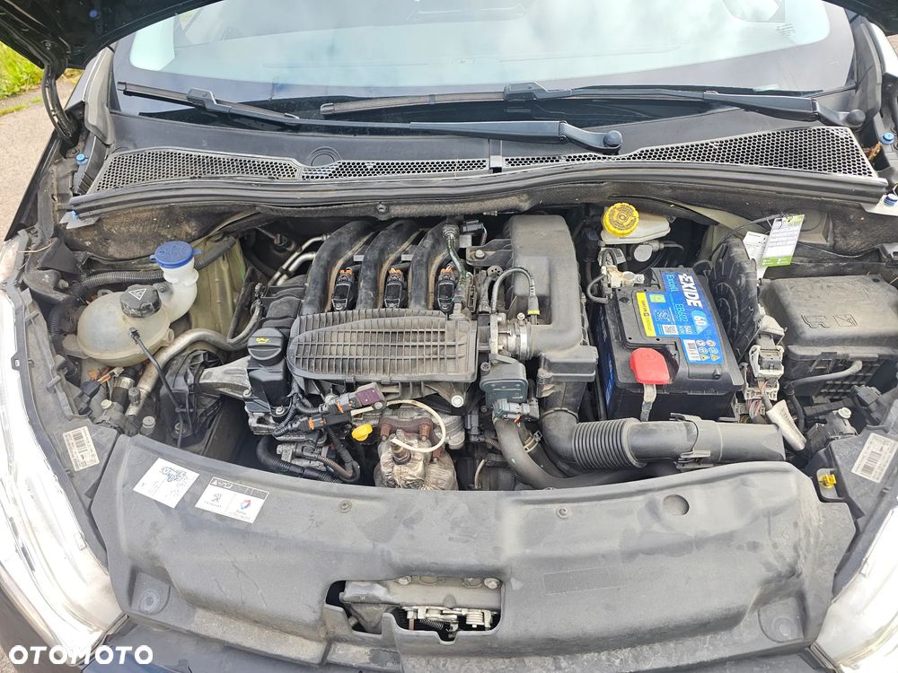 Peugeot 208 PureTech 82 Urban Move - 36