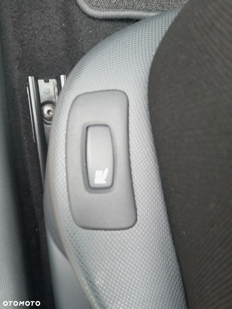 Renault Clio 1.2 16V 75 LIMITED - 13