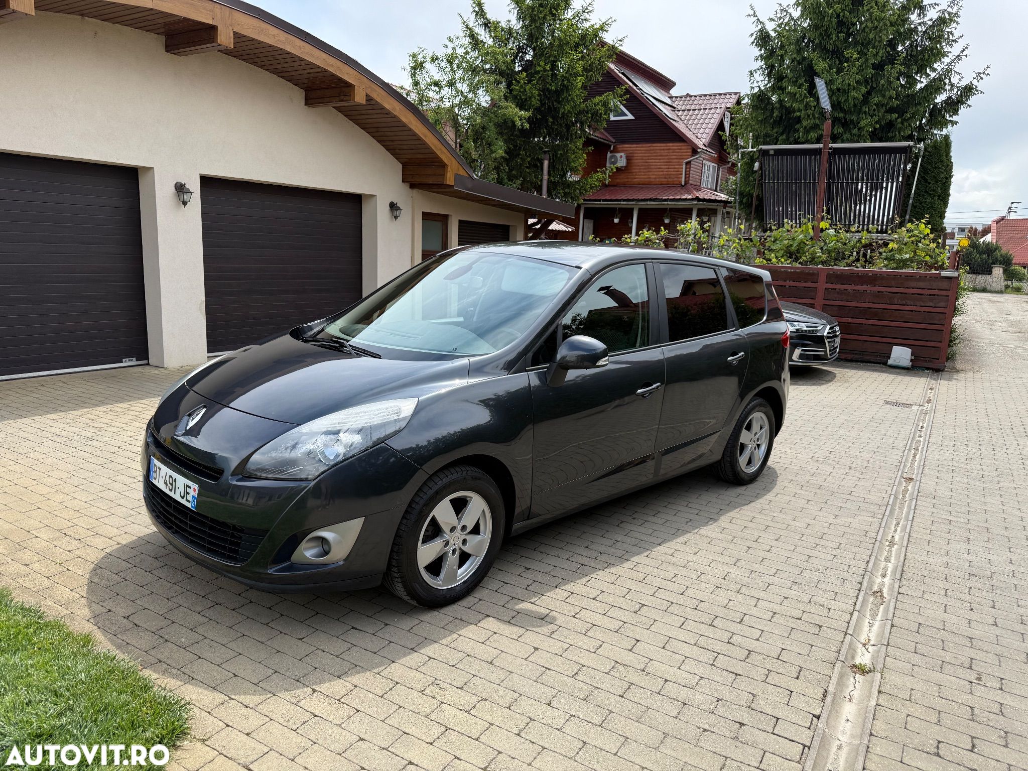 Renault Grand Scenic dCi 110 EDC Bose Edition - 1