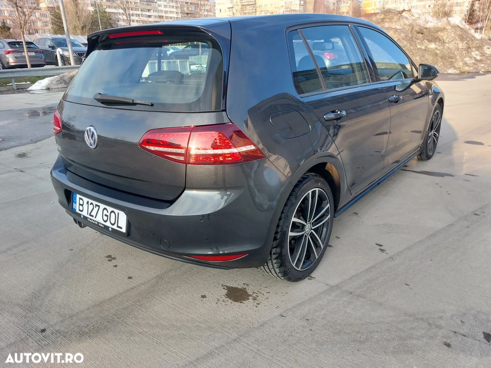 Volkswagen Golf - 4