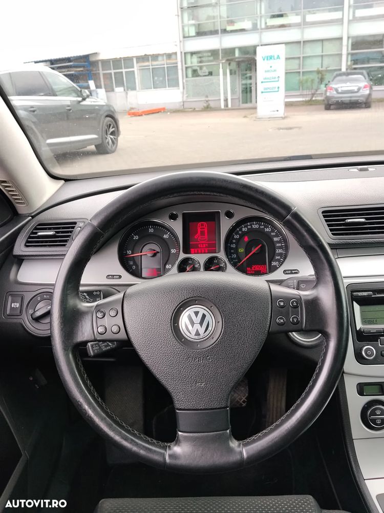 Volkswagen Passat 2.0 TDI DSG BlueMotion Technology Comfortline - 13