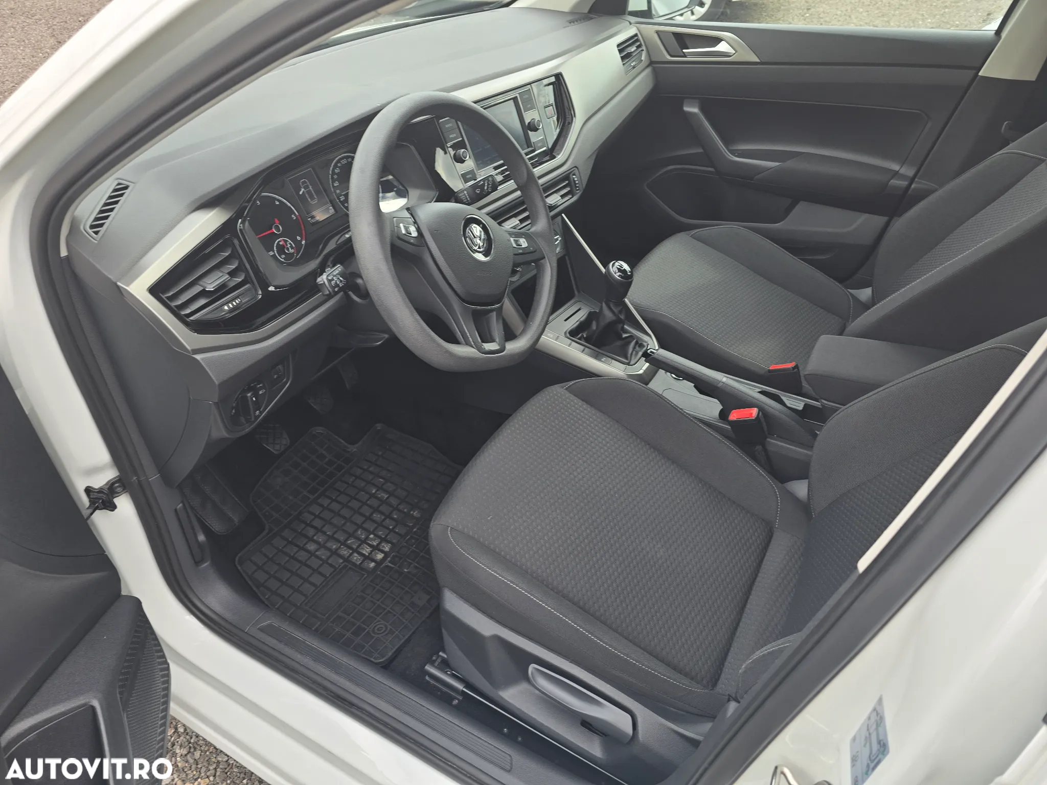 Volkswagen Polo 1.6 TDI Comfortline - 11