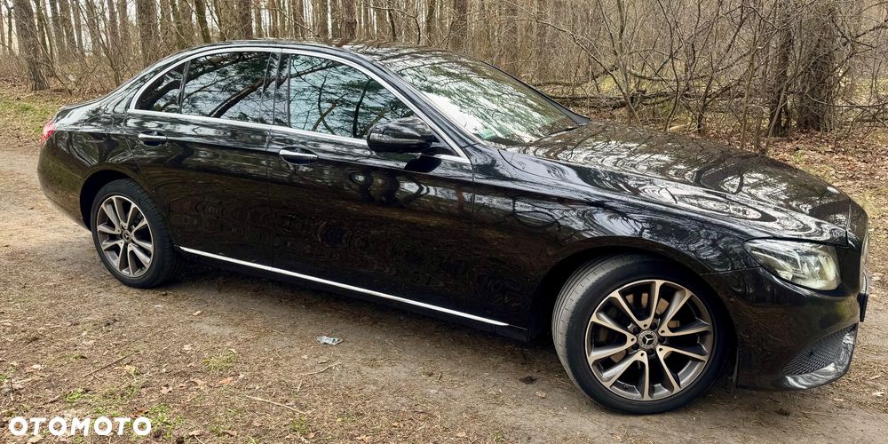 Mercedes-Benz Klasa E 220 d 4-Matic 9G-TRONIC - 3