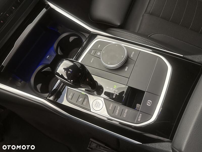 BMW Seria 3 318i Sport Line - 17