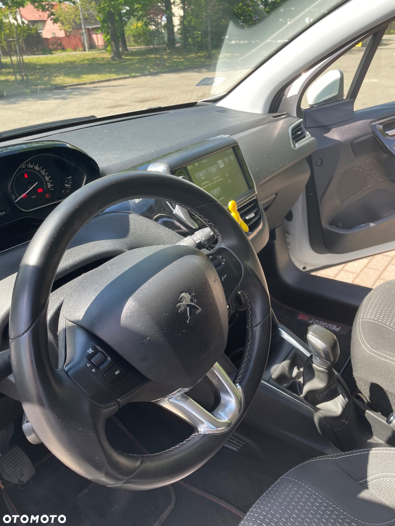 Peugeot 208 - 14