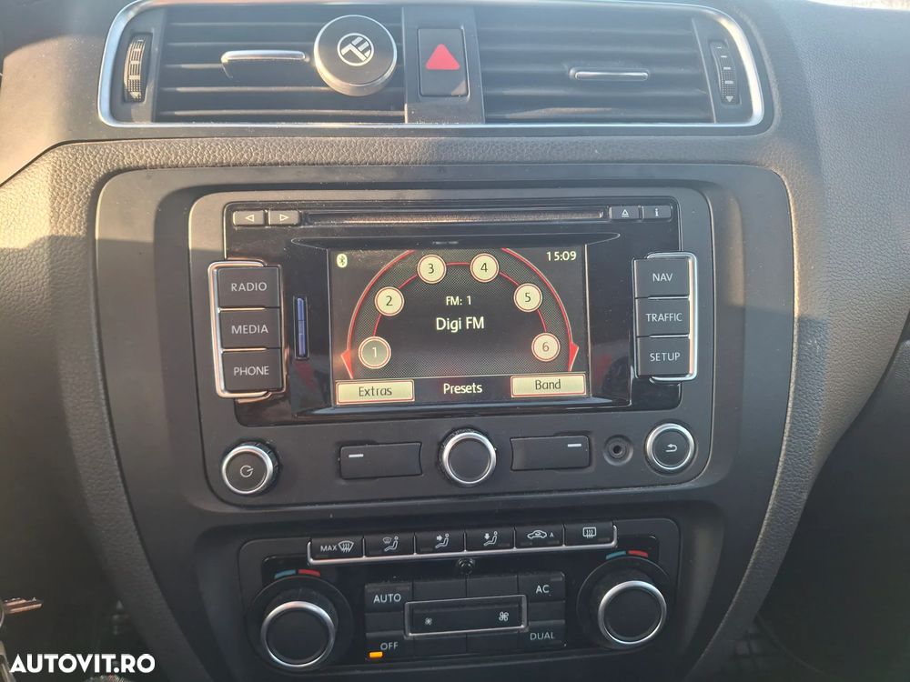 Volkswagen Jetta 1.6 TDI CR DPF Comfortline - 8