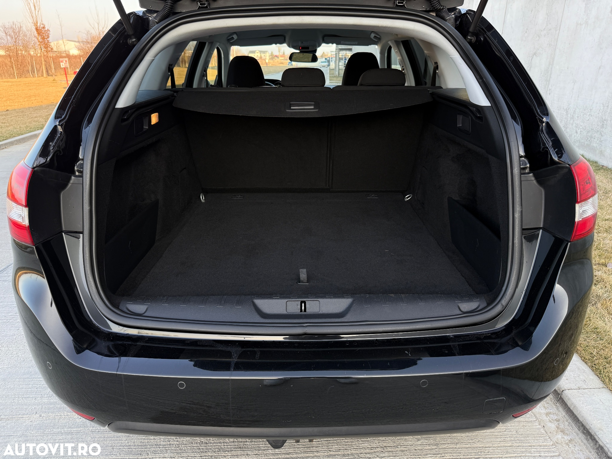 Peugeot 308 - 8