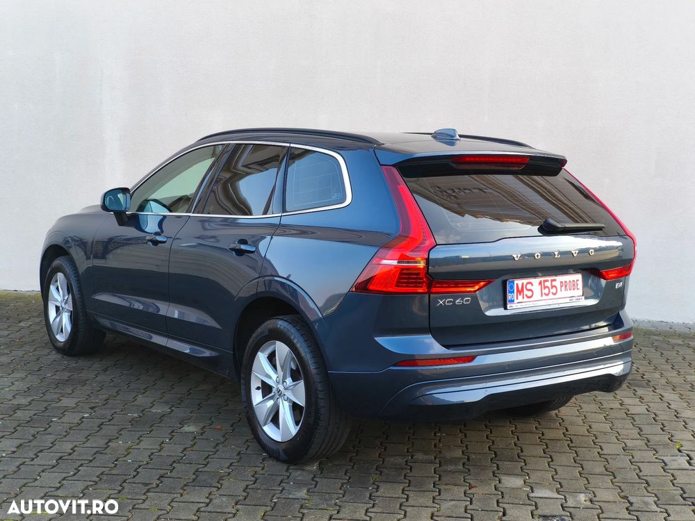 Volvo XC 60 B4 MHEV Momentum Pro - 4