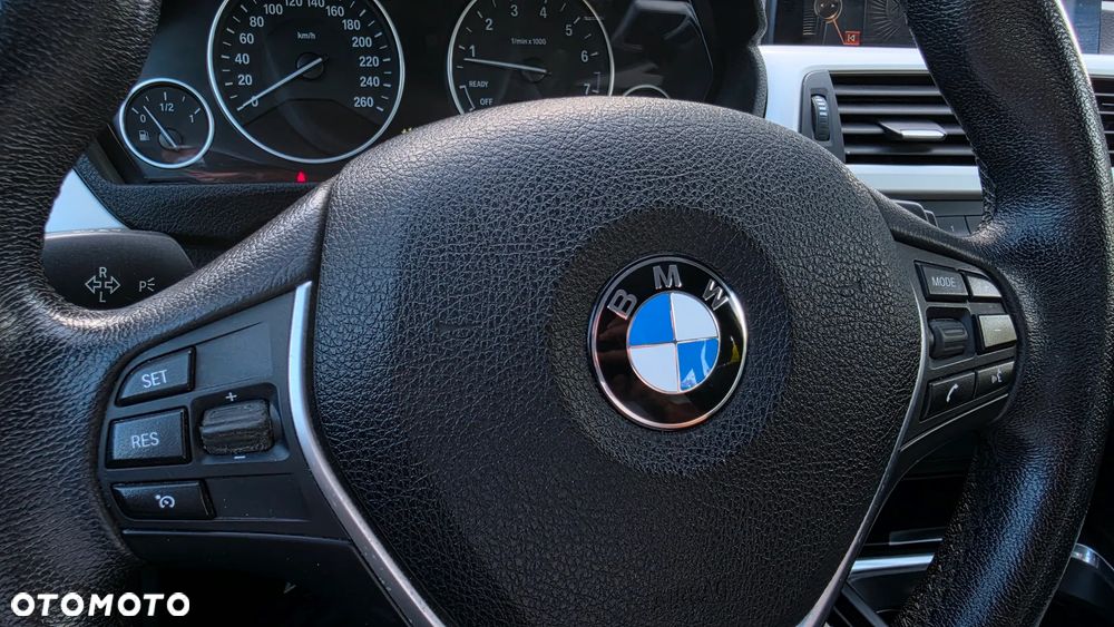 BMW 3GT 320i Sport Line - 30