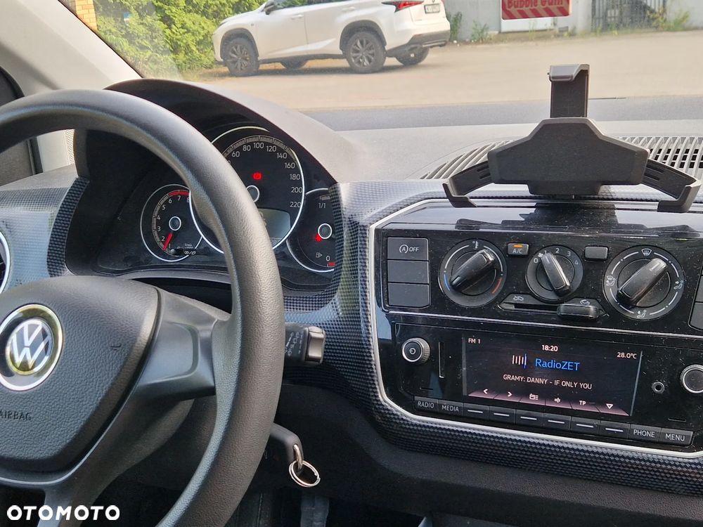 Volkswagen up! 1.0 Black Style - 16