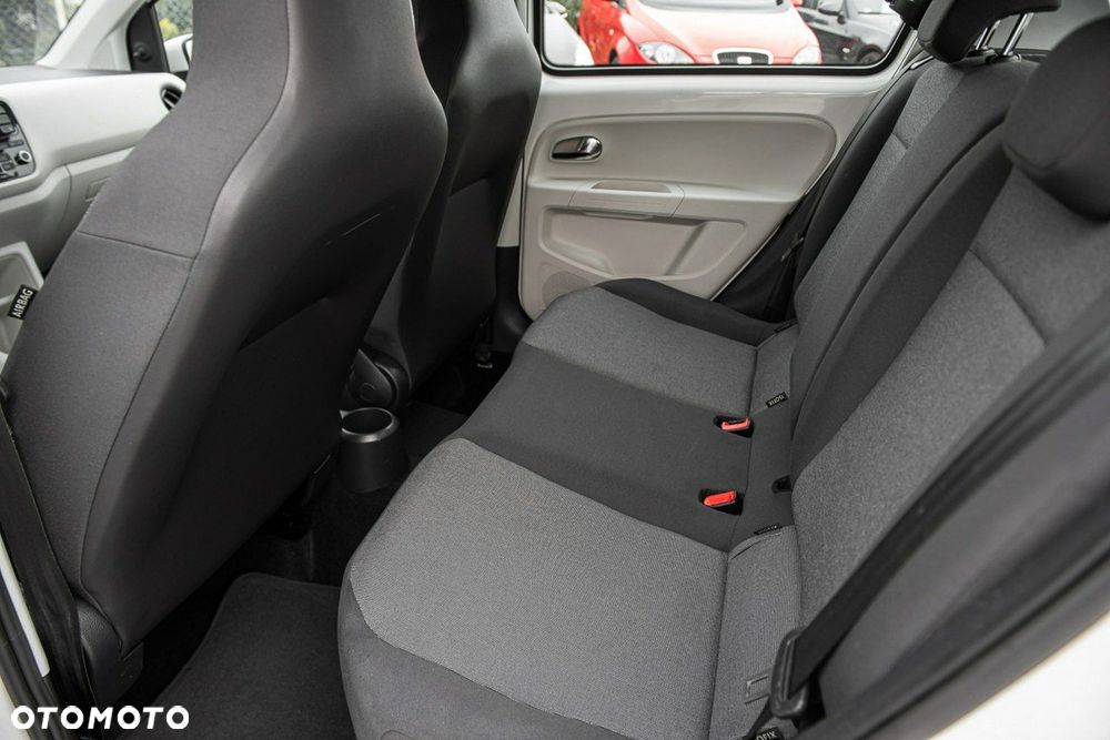 Volkswagen up! - 19