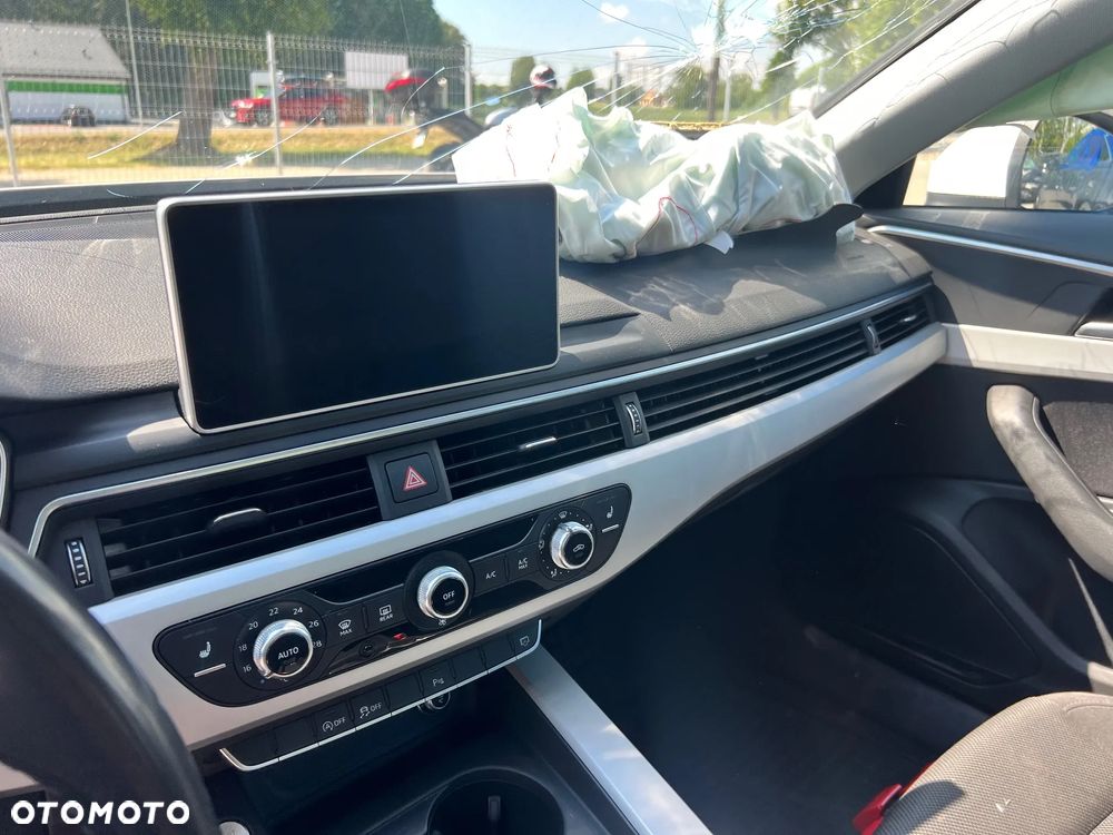 Audi A4 35 TFSI S tronic - 19